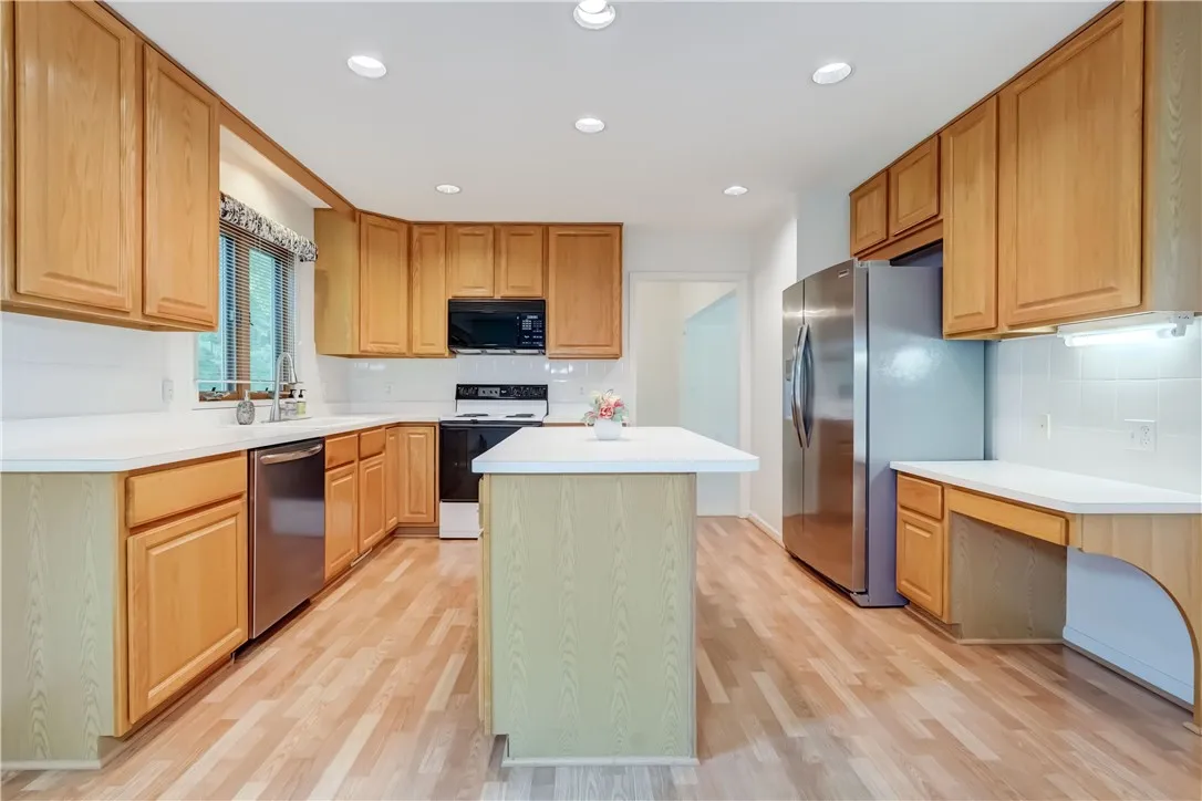 113 Churchview Lane, Henrietta, New York 14534, Henrietta, New York 14534, 3 Bedrooms Bedrooms, 7 Rooms Rooms,2 BathroomsBathrooms,Residential,For Sale,113 Churchview Lane, Henrietta, New York 14534,R1617590