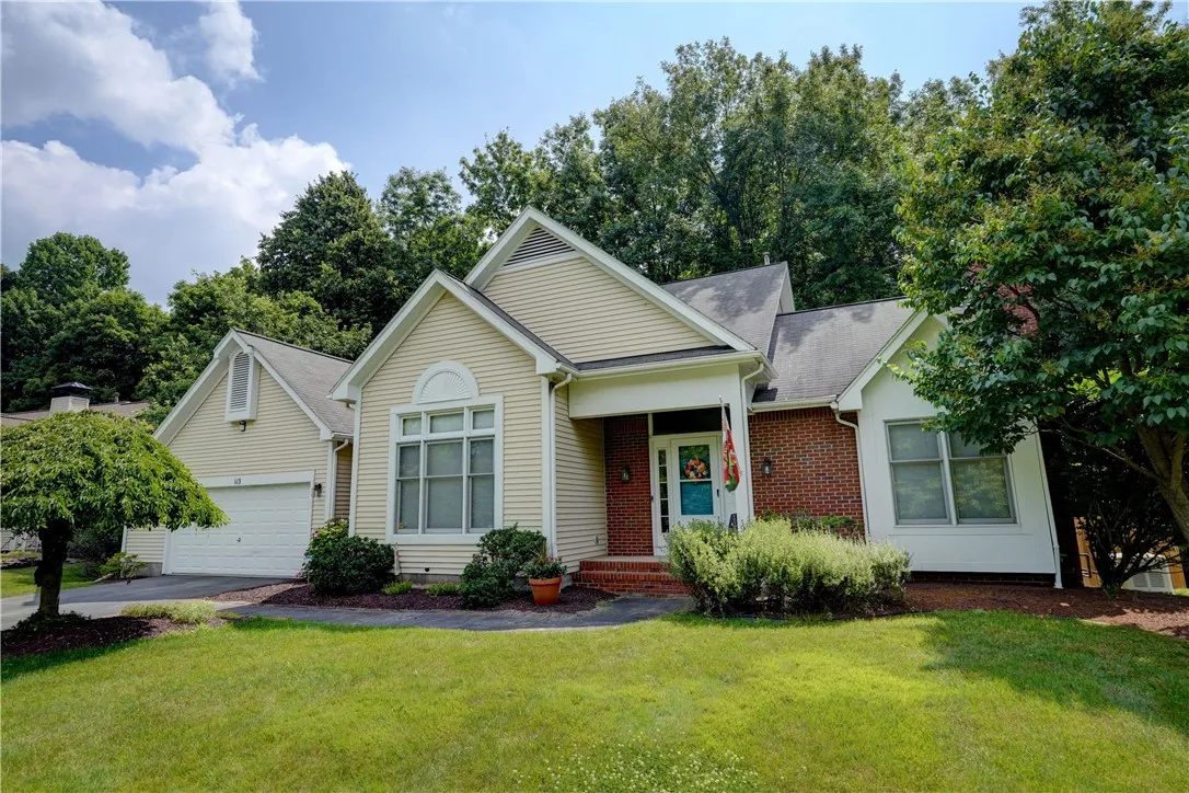 113 Churchview Lane, Henrietta, New York 14534, Henrietta, New York 14534, 3 Bedrooms Bedrooms, 7 Rooms Rooms,2 BathroomsBathrooms,Residential,For Sale,113 Churchview Lane, Henrietta, New York 14534,R1617590