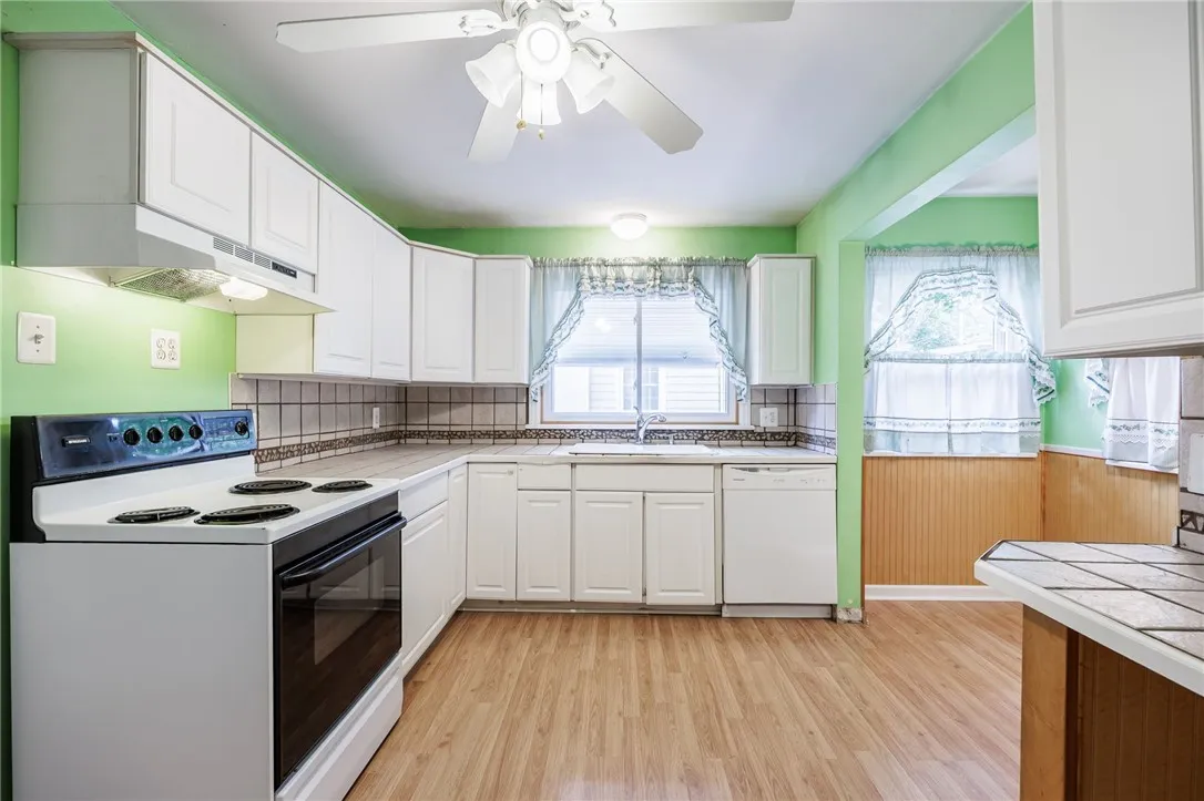 360 San Gabriel Drive, Rochester, New York 14610, Rochester, New York 14610, 4 Bedrooms Bedrooms, 7 Rooms Rooms,2 BathroomsBathrooms,Residential,For Sale,360 San Gabriel Drive, Rochester, New York 14610,R1622370