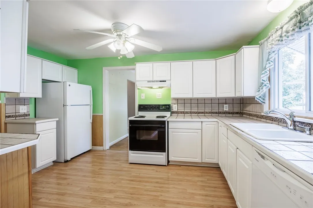 360 San Gabriel Drive, Rochester, New York 14610, Rochester, New York 14610, 4 Bedrooms Bedrooms, 7 Rooms Rooms,2 BathroomsBathrooms,Residential,For Sale,360 San Gabriel Drive, Rochester, New York 14610,R1622370