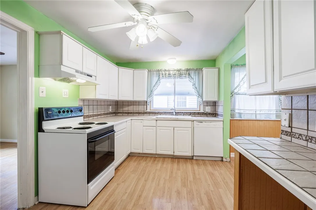 360 San Gabriel Drive, Rochester, New York 14610, Rochester, New York 14610, 4 Bedrooms Bedrooms, 7 Rooms Rooms,2 BathroomsBathrooms,Residential,For Sale,360 San Gabriel Drive, Rochester, New York 14610,R1622370