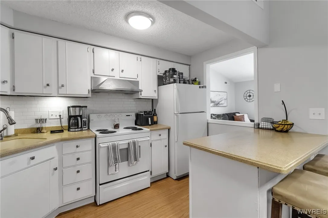 104 Foxberry Drive, Amherst, New York 14068, Amherst, New York 14068, 2 Bedrooms Bedrooms, 6 Rooms Rooms,1 BathroomBathrooms,Residential,For Sale,104 Foxberry Drive, Amherst, New York 14068,B1622263