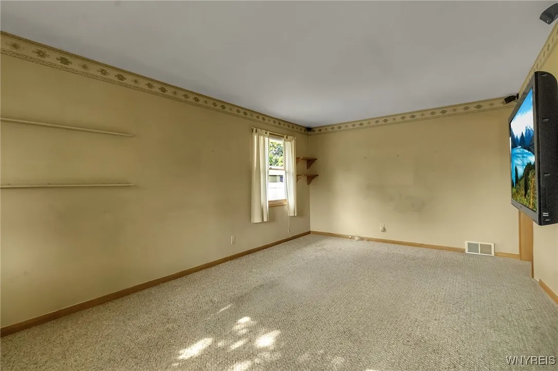 1014 98th Street, Niagara Falls, New York 14304, Niagara Falls, New York 14304, 3 Bedrooms Bedrooms, 5 Rooms Rooms,1 BathroomBathrooms,Residential,For Sale,1014 98th Street, Niagara Falls, New York 14304,B1621533