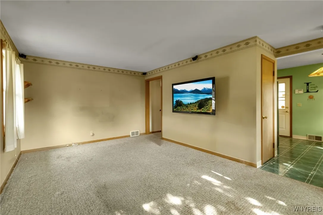 1014 98th Street, Niagara Falls, New York 14304, Niagara Falls, New York 14304, 3 Bedrooms Bedrooms, 5 Rooms Rooms,1 BathroomBathrooms,Residential,For Sale,1014 98th Street, Niagara Falls, New York 14304,B1621533