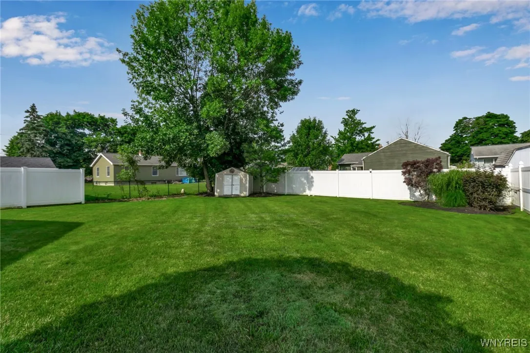 1014 98th Street, Niagara Falls, New York 14304, Niagara Falls, New York 14304, 3 Bedrooms Bedrooms, 5 Rooms Rooms,1 BathroomBathrooms,Residential,For Sale,1014 98th Street, Niagara Falls, New York 14304,B1621533