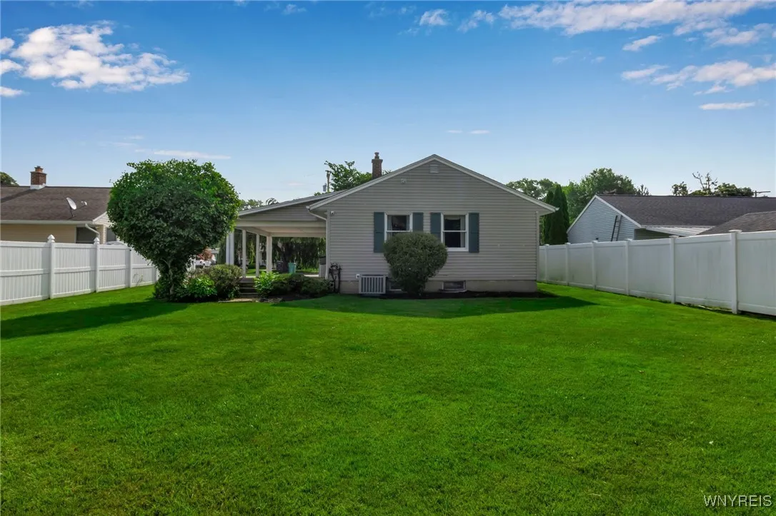 1014 98th Street, Niagara Falls, New York 14304, Niagara Falls, New York 14304, 3 Bedrooms Bedrooms, 5 Rooms Rooms,1 BathroomBathrooms,Residential,For Sale,1014 98th Street, Niagara Falls, New York 14304,B1621533