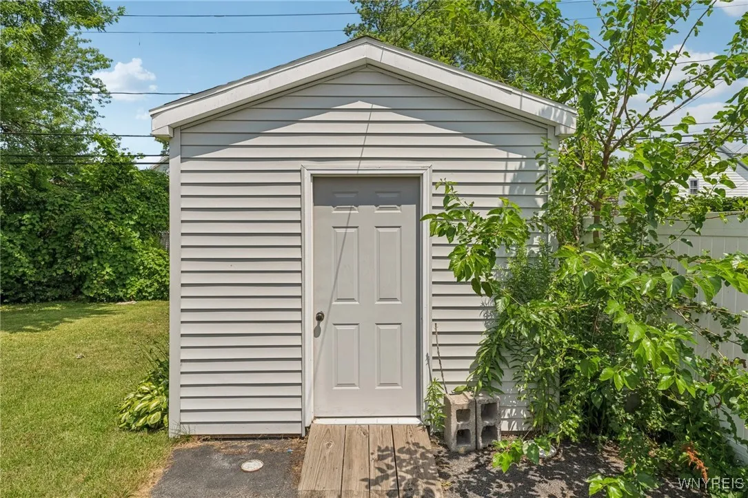 369 Kinsey Avenue, Tonawanda, New York 14217, Tonawanda, New York 14217, 4 Bedrooms Bedrooms, ,2 BathroomsBathrooms,Residential,For Sale,369 Kinsey Avenue, Tonawanda, New York 14217,B1593988