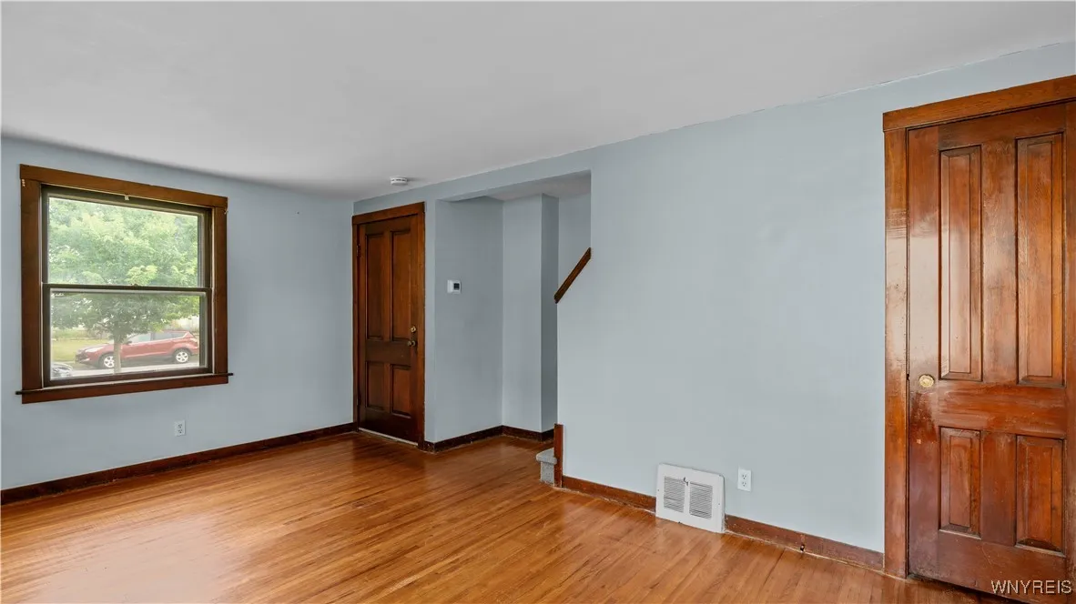 318 West Girard Boulevard, Tonawanda, New York 142, Tonawanda, New York 14217, 4 Bedrooms Bedrooms, ,2 BathroomsBathrooms,Residential,For Sale,318 West Girard Boulevard, Tonawanda, New York 142,B1621747
