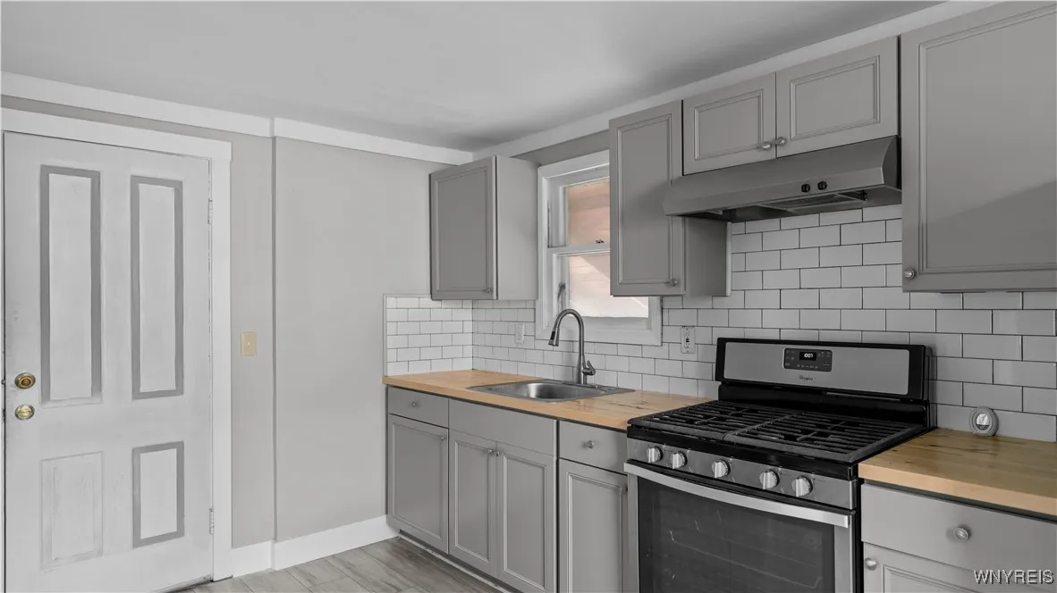 318 West Girard Boulevard, Tonawanda, New York 142, Tonawanda, New York 14217, 4 Bedrooms Bedrooms, ,2 BathroomsBathrooms,Residential,For Sale,318 West Girard Boulevard, Tonawanda, New York 142,B1621747