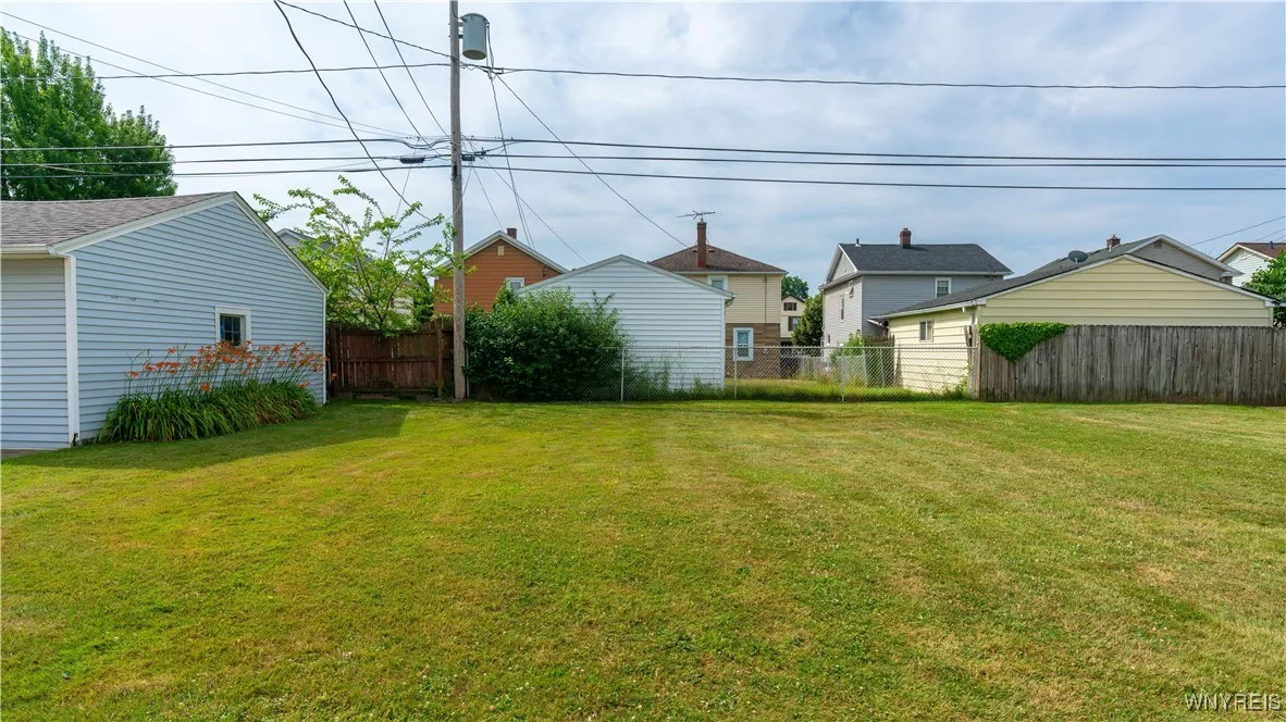 318 West Girard Boulevard, Tonawanda, New York 142, Tonawanda, New York 14217, 4 Bedrooms Bedrooms, ,2 BathroomsBathrooms,Residential,For Sale,318 West Girard Boulevard, Tonawanda, New York 142,B1621747