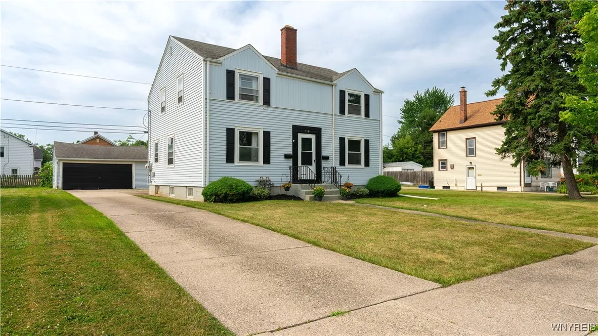 318 West Girard Boulevard, Tonawanda, New York 142, Tonawanda, New York 14217, 4 Bedrooms Bedrooms, ,2 BathroomsBathrooms,Residential,For Sale,318 West Girard Boulevard, Tonawanda, New York 142,B1621747