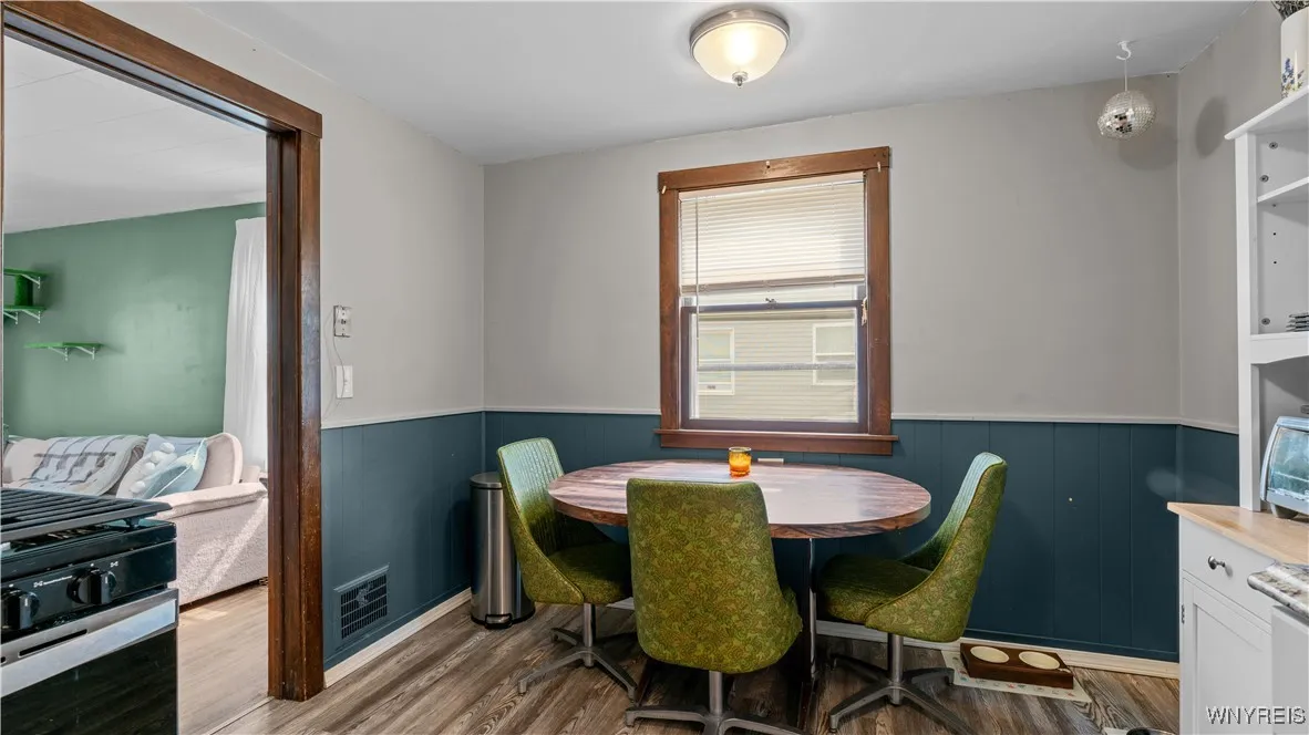 318 West Girard Boulevard, Tonawanda, New York 142, Tonawanda, New York 14217, 4 Bedrooms Bedrooms, ,2 BathroomsBathrooms,Residential,For Sale,318 West Girard Boulevard, Tonawanda, New York 142,B1621747