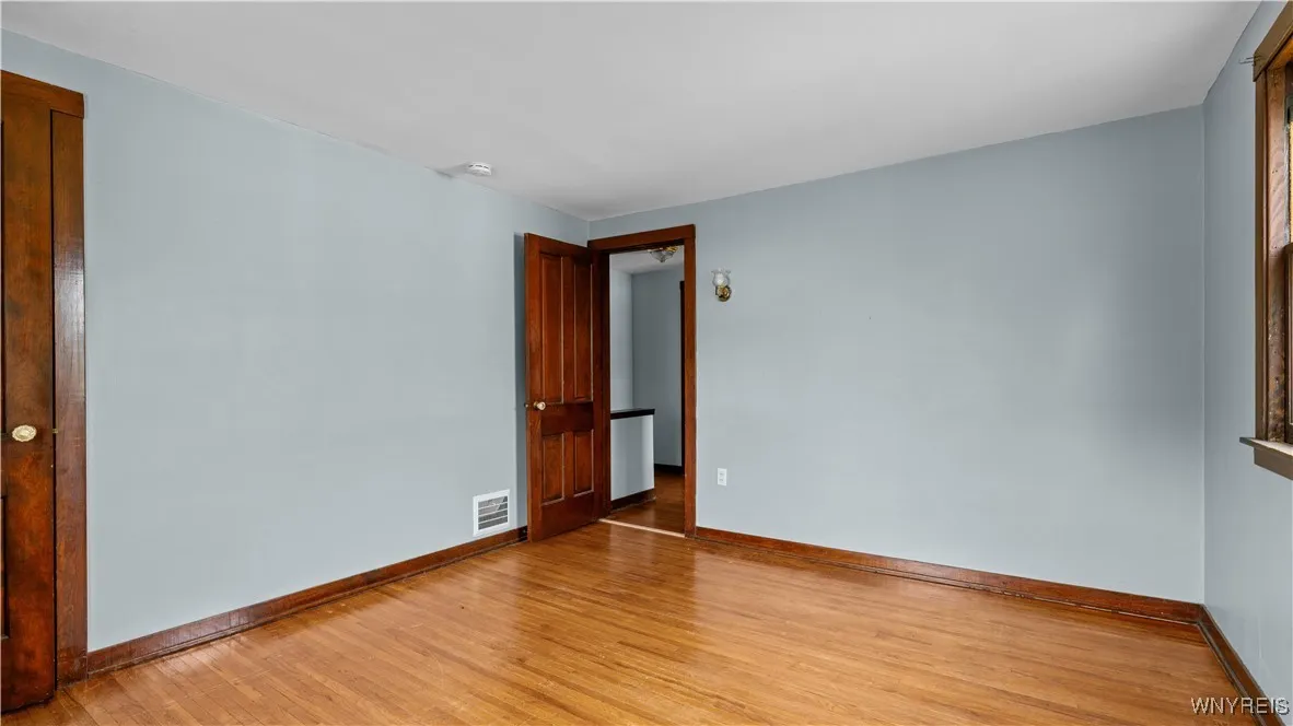 318 West Girard Boulevard, Tonawanda, New York 142, Tonawanda, New York 14217, 4 Bedrooms Bedrooms, ,2 BathroomsBathrooms,Residential,For Sale,318 West Girard Boulevard, Tonawanda, New York 142,B1621747
