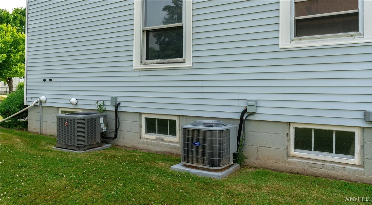 318 West Girard Boulevard, Tonawanda, New York 142, Tonawanda, New York 14217, 4 Bedrooms Bedrooms, ,2 BathroomsBathrooms,Residential,For Sale,318 West Girard Boulevard, Tonawanda, New York 142,B1621747