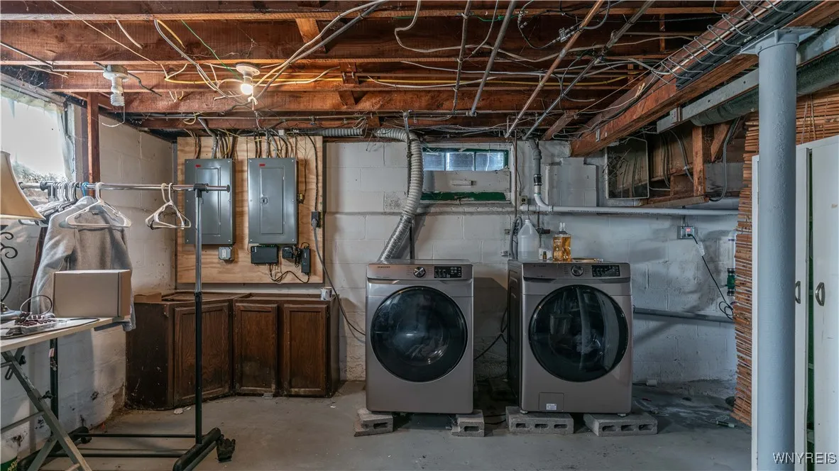 318 West Girard Boulevard, Tonawanda, New York 142, Tonawanda, New York 14217, 4 Bedrooms Bedrooms, ,2 BathroomsBathrooms,Residential,For Sale,318 West Girard Boulevard, Tonawanda, New York 142,B1621747