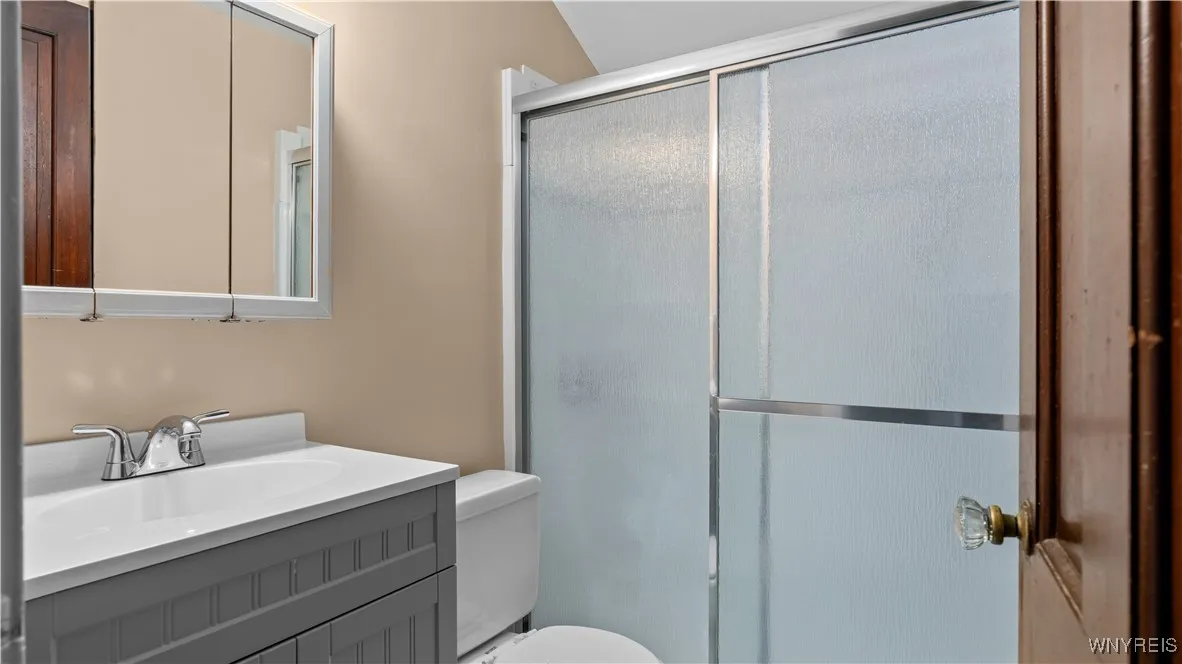 318 West Girard Boulevard, Tonawanda, New York 142, Tonawanda, New York 14217, 4 Bedrooms Bedrooms, ,2 BathroomsBathrooms,Residential,For Sale,318 West Girard Boulevard, Tonawanda, New York 142,B1621747