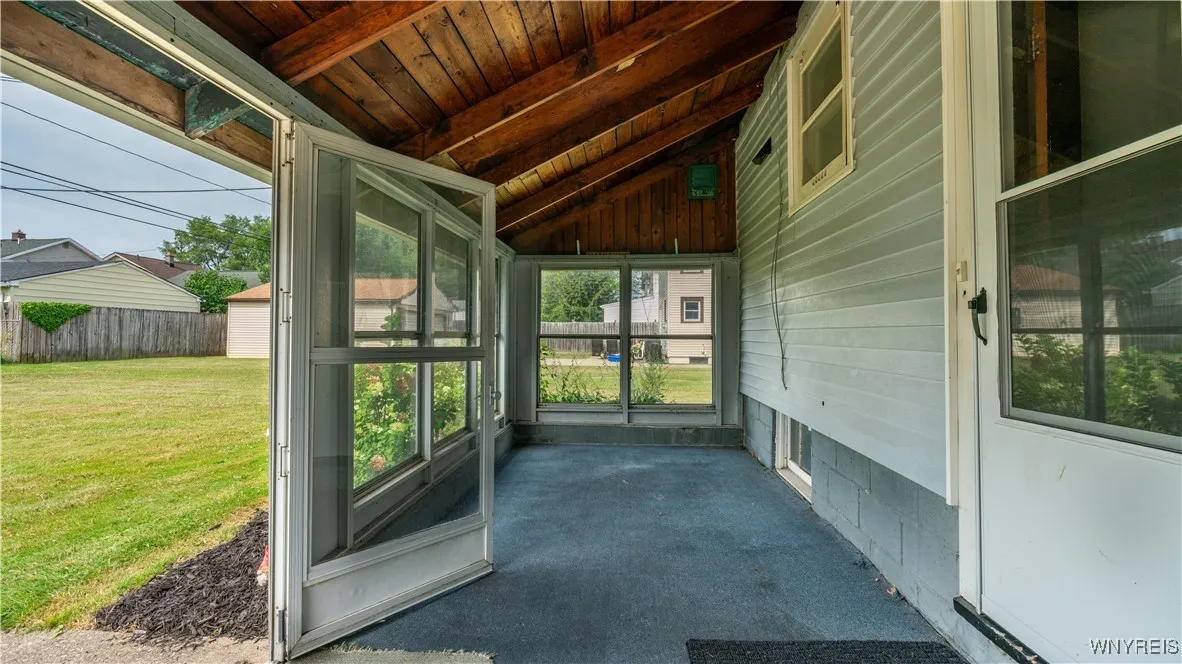 318 West Girard Boulevard, Tonawanda, New York 142, Tonawanda, New York 14217, 4 Bedrooms Bedrooms, ,2 BathroomsBathrooms,Residential,For Sale,318 West Girard Boulevard, Tonawanda, New York 142,B1621747