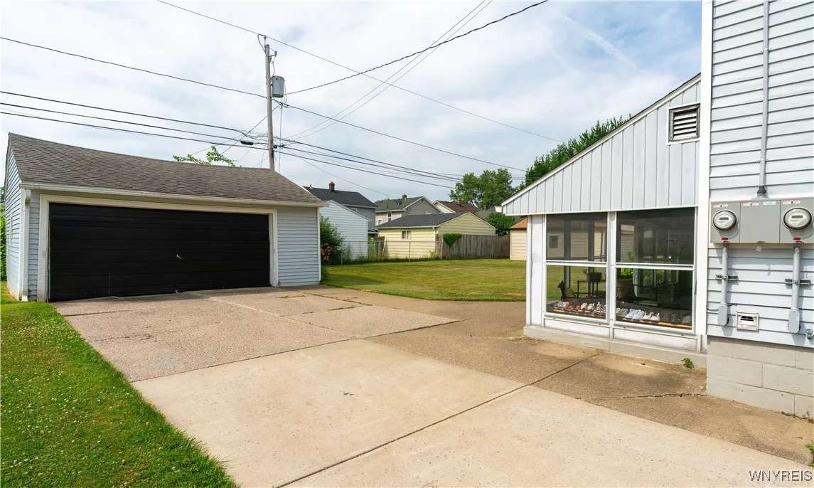 318 West Girard Boulevard, Tonawanda, New York 142, Tonawanda, New York 14217, 4 Bedrooms Bedrooms, ,2 BathroomsBathrooms,Residential,For Sale,318 West Girard Boulevard, Tonawanda, New York 142,B1621747