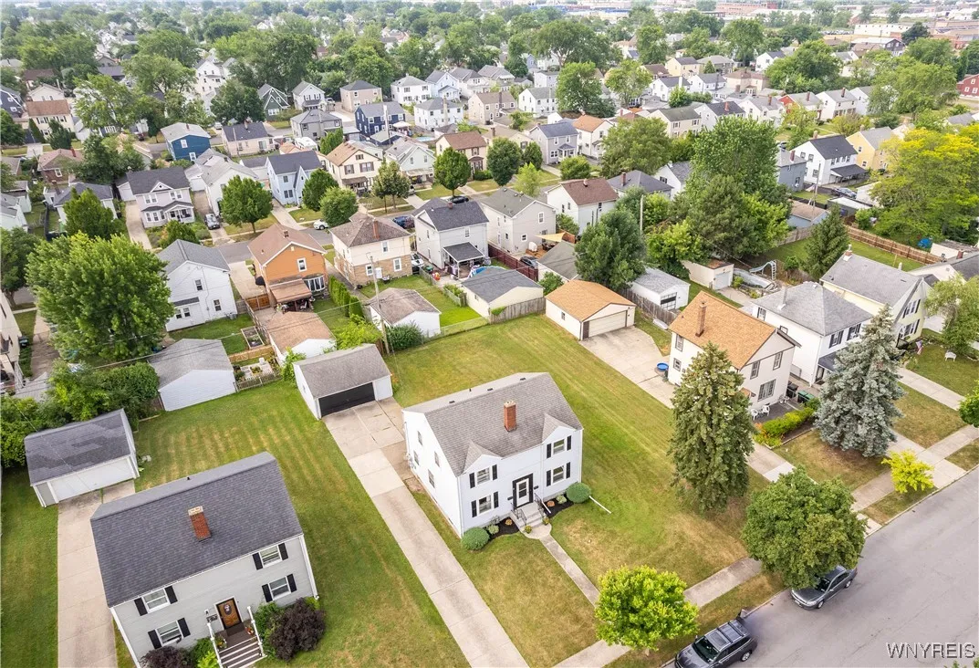 318 West Girard Boulevard, Tonawanda, New York 142, Tonawanda, New York 14217, 4 Bedrooms Bedrooms, ,2 BathroomsBathrooms,Residential,For Sale,318 West Girard Boulevard, Tonawanda, New York 142,B1621747