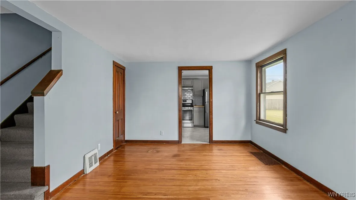 318 West Girard Boulevard, Tonawanda, New York 142, Tonawanda, New York 14217, 4 Bedrooms Bedrooms, ,2 BathroomsBathrooms,Residential,For Sale,318 West Girard Boulevard, Tonawanda, New York 142,B1621747
