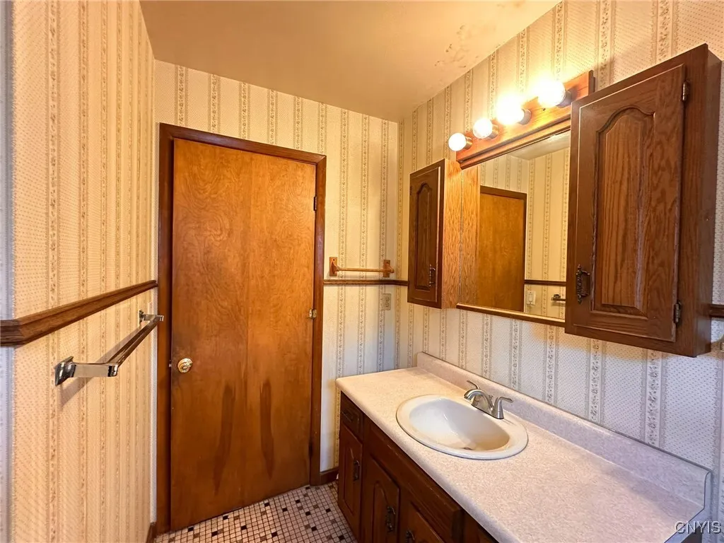 254 South Third Avenue, German Flatts, New York 13, German Flatts, New York 13357, 3 Bedrooms Bedrooms, 5 Rooms Rooms,1 BathroomBathrooms,Residential,For Sale,254 South Third Avenue, German Flatts, New York 13,S1621696