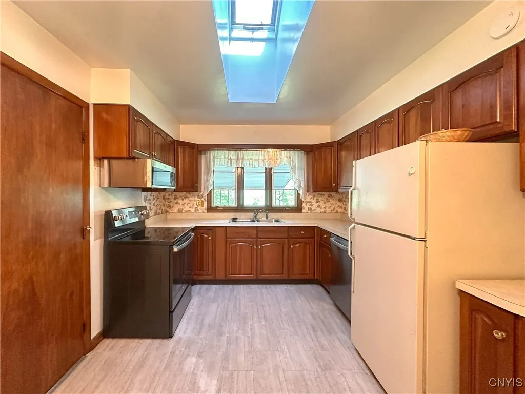 254 South Third Avenue, German Flatts, New York 13, German Flatts, New York 13357, 3 Bedrooms Bedrooms, 5 Rooms Rooms,1 BathroomBathrooms,Residential,For Sale,254 South Third Avenue, German Flatts, New York 13,S1621696