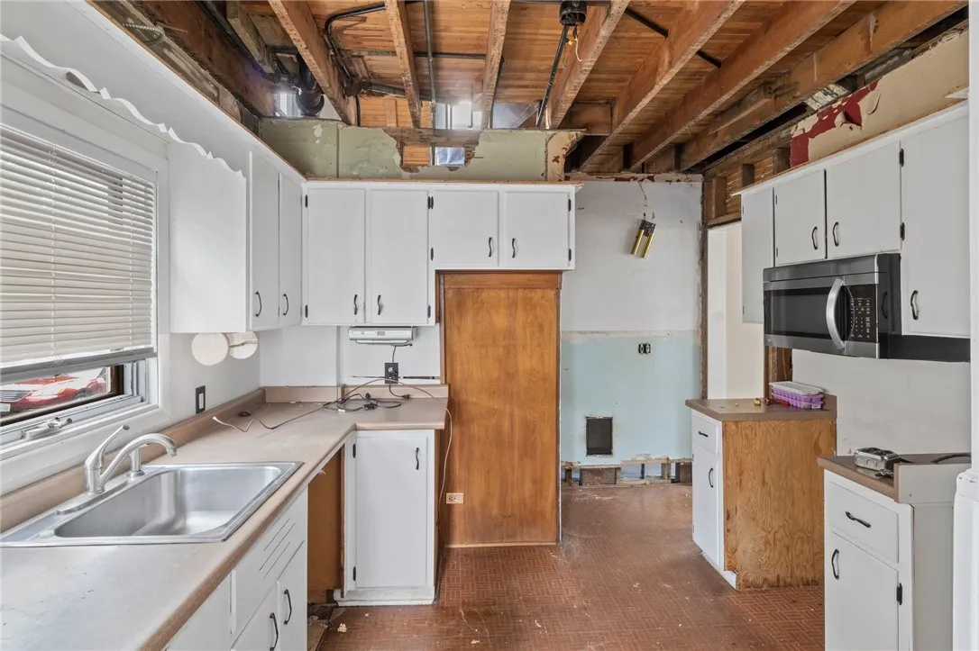 99 Sheraton Drive, Greece, New York 14616, Greece, New York 14616, 3 Bedrooms Bedrooms, 7 Rooms Rooms,1 BathroomBathrooms,Residential,For Sale,99 Sheraton Drive, Greece, New York 14616,R1622475