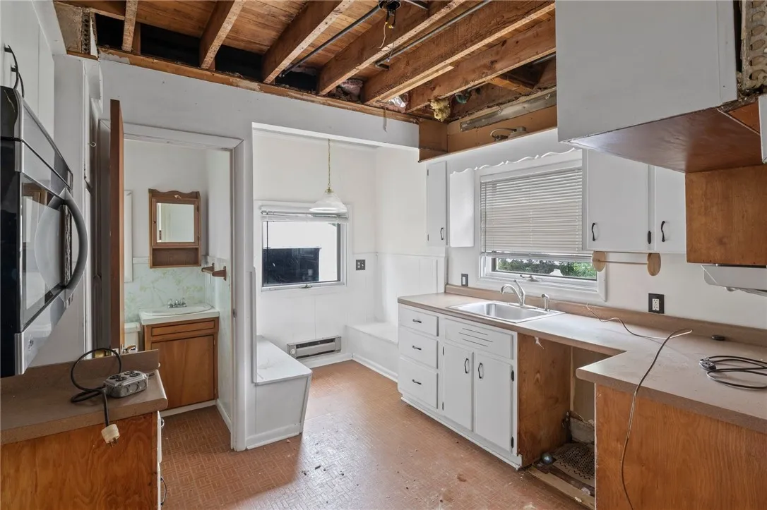 99 Sheraton Drive, Greece, New York 14616, Greece, New York 14616, 3 Bedrooms Bedrooms, 7 Rooms Rooms,1 BathroomBathrooms,Residential,For Sale,99 Sheraton Drive, Greece, New York 14616,R1622475