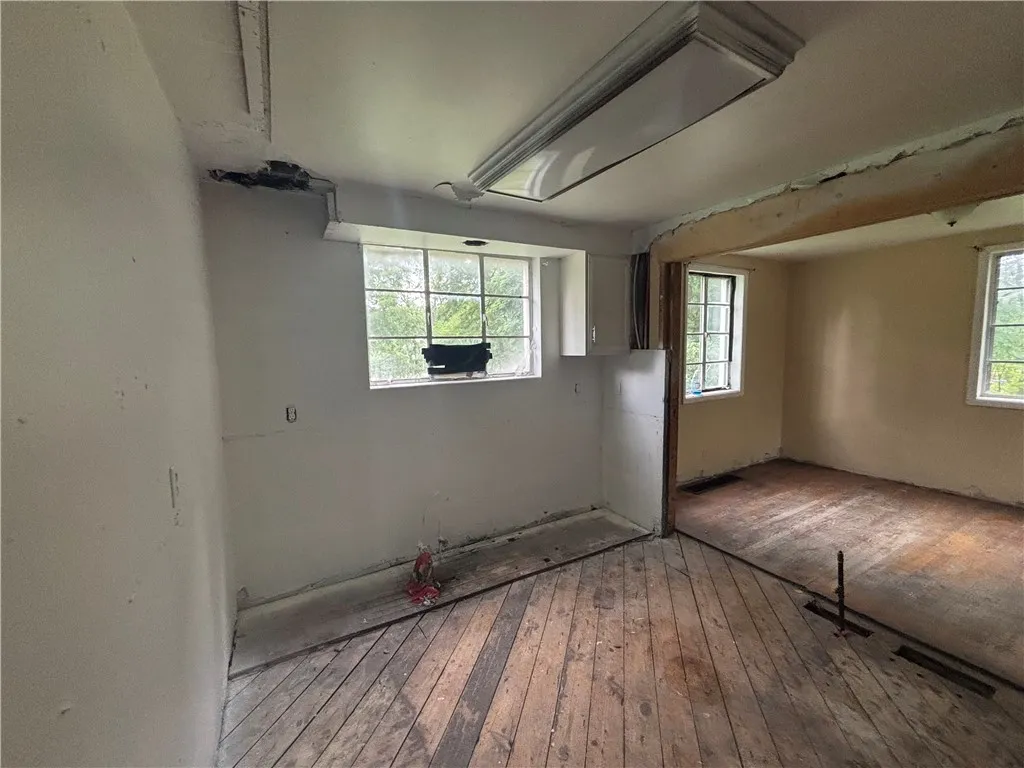 316 Morrowfield Avenue, Southport, New York 14904, Southport, New York 14904, 3 Bedrooms Bedrooms, 9 Rooms Rooms,1 BathroomBathrooms,Residential,For Sale,316 Morrowfield Avenue, Southport, New York 14904,R1622437