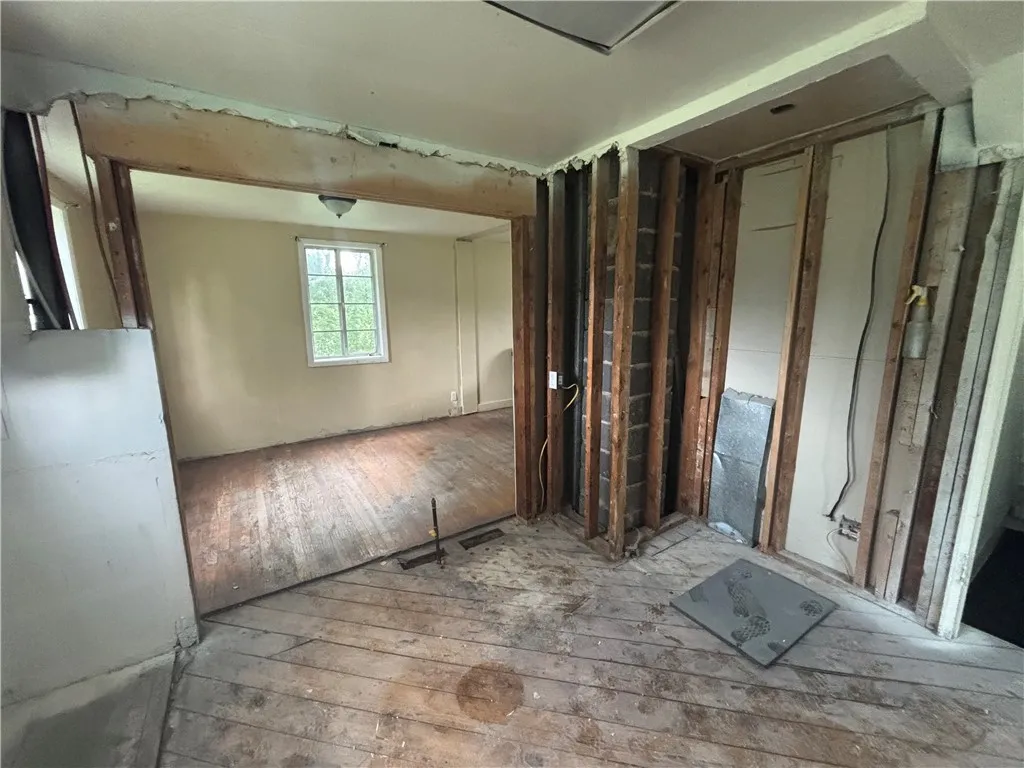 316 Morrowfield Avenue, Southport, New York 14904, Southport, New York 14904, 3 Bedrooms Bedrooms, 9 Rooms Rooms,1 BathroomBathrooms,Residential,For Sale,316 Morrowfield Avenue, Southport, New York 14904,R1622437