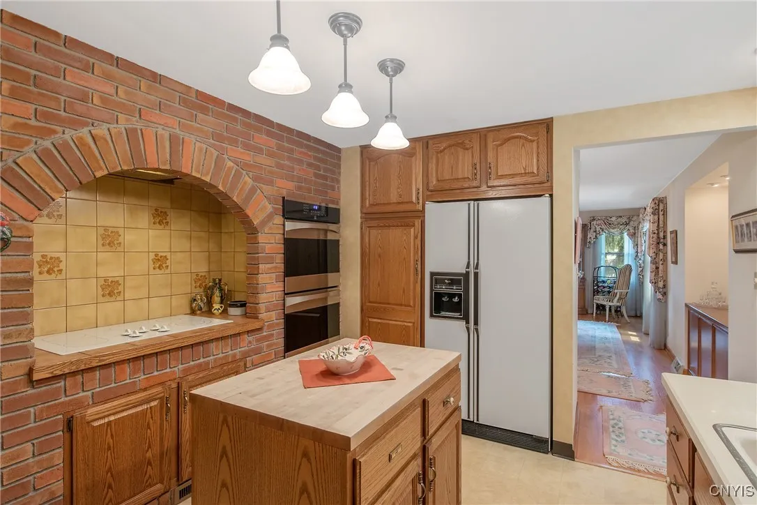 106 Mcardell Road, Salina, New York 13088, Salina, New York 13088, 4 Bedrooms Bedrooms, 10 Rooms Rooms,2 BathroomsBathrooms,Residential,Closed,106 Mcardell Road, Salina, New York 13088,0,S1620013
