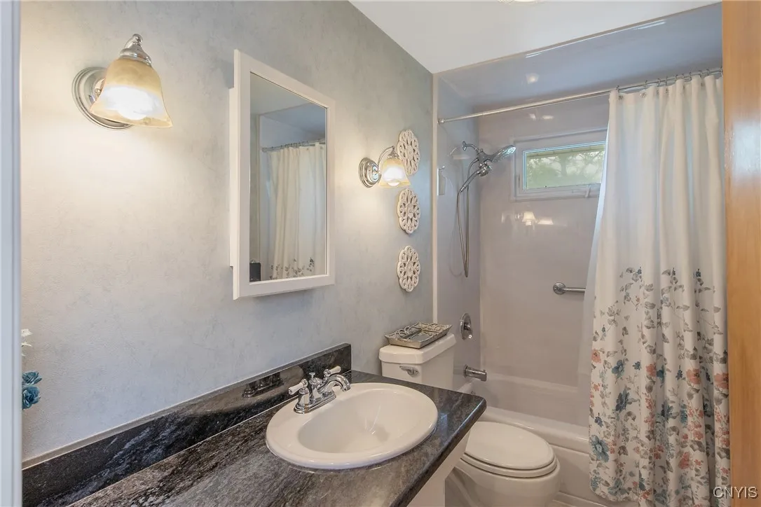 106 Mcardell Road, Salina, New York 13088, Salina, New York 13088, 4 Bedrooms Bedrooms, 10 Rooms Rooms,2 BathroomsBathrooms,Residential,Closed,106 Mcardell Road, Salina, New York 13088,0,S1620013