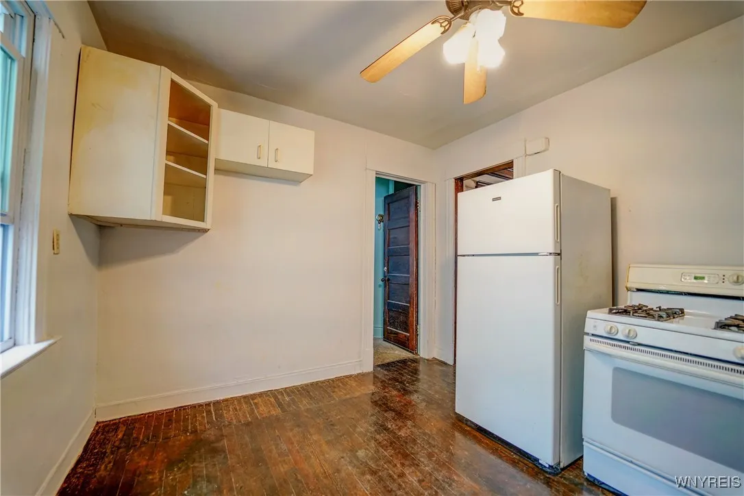 725 Linwood Avenue, Buffalo, New York 14209, Buffalo, New York 14209, 4 Bedrooms Bedrooms, ,3 BathroomsBathrooms,Residential,For Sale,725 Linwood Avenue, Buffalo, New York 14209,B1622525