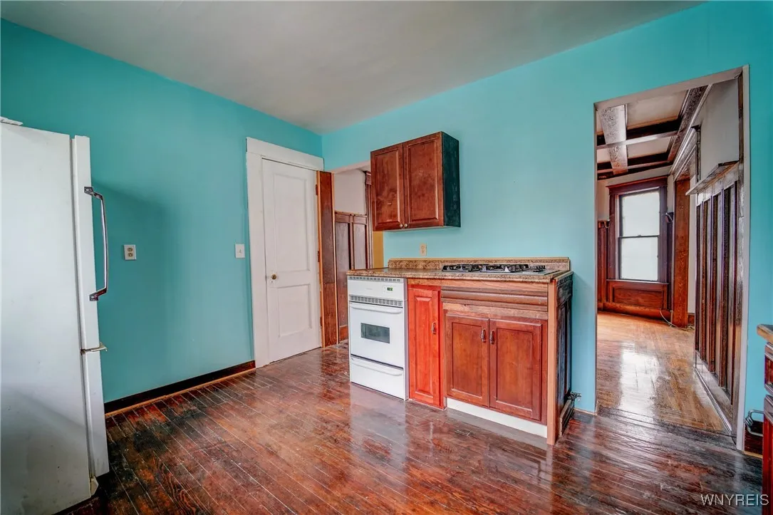 725 Linwood Avenue, Buffalo, New York 14209, Buffalo, New York 14209, 4 Bedrooms Bedrooms, ,3 BathroomsBathrooms,Residential,For Sale,725 Linwood Avenue, Buffalo, New York 14209,B1622525