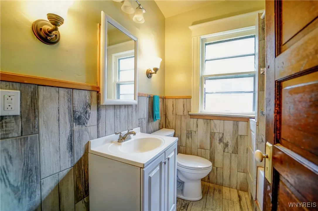 725 Linwood Avenue, Buffalo, New York 14209, Buffalo, New York 14209, 4 Bedrooms Bedrooms, ,3 BathroomsBathrooms,Residential,For Sale,725 Linwood Avenue, Buffalo, New York 14209,B1622525
