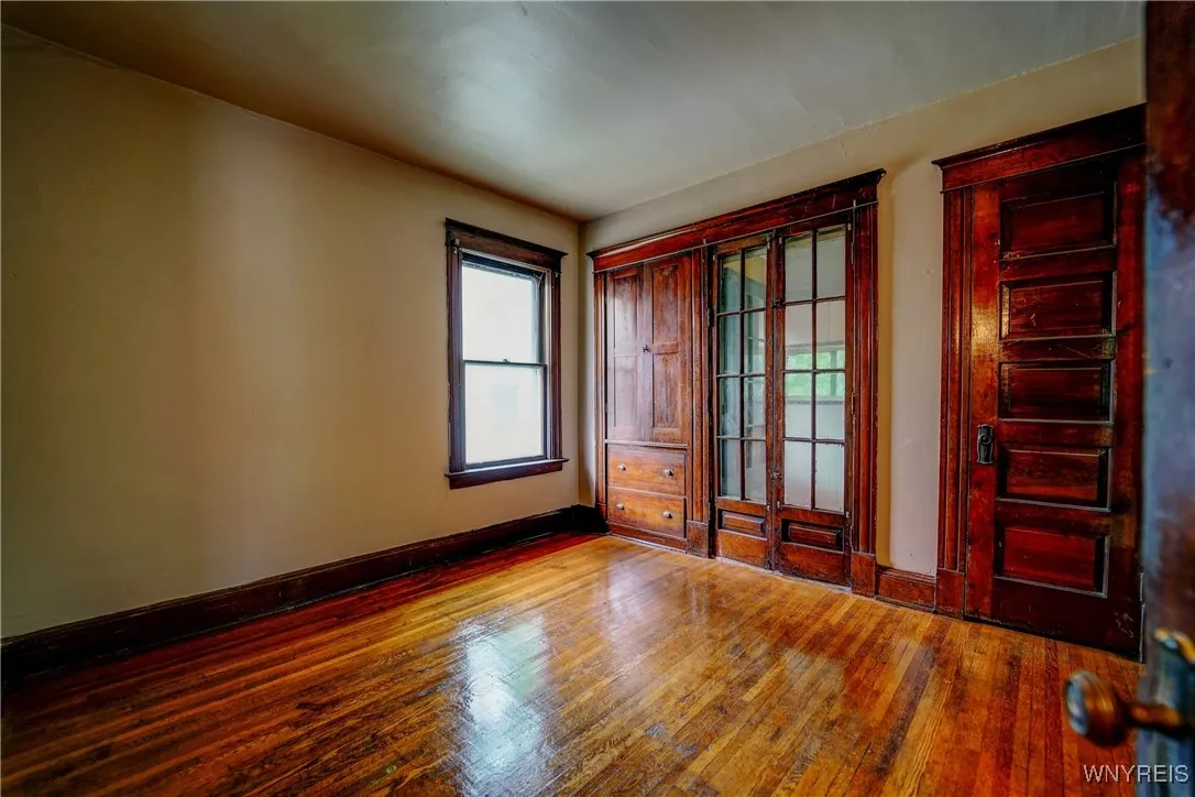 725 Linwood Avenue, Buffalo, New York 14209, Buffalo, New York 14209, 4 Bedrooms Bedrooms, ,3 BathroomsBathrooms,Residential,For Sale,725 Linwood Avenue, Buffalo, New York 14209,B1622525