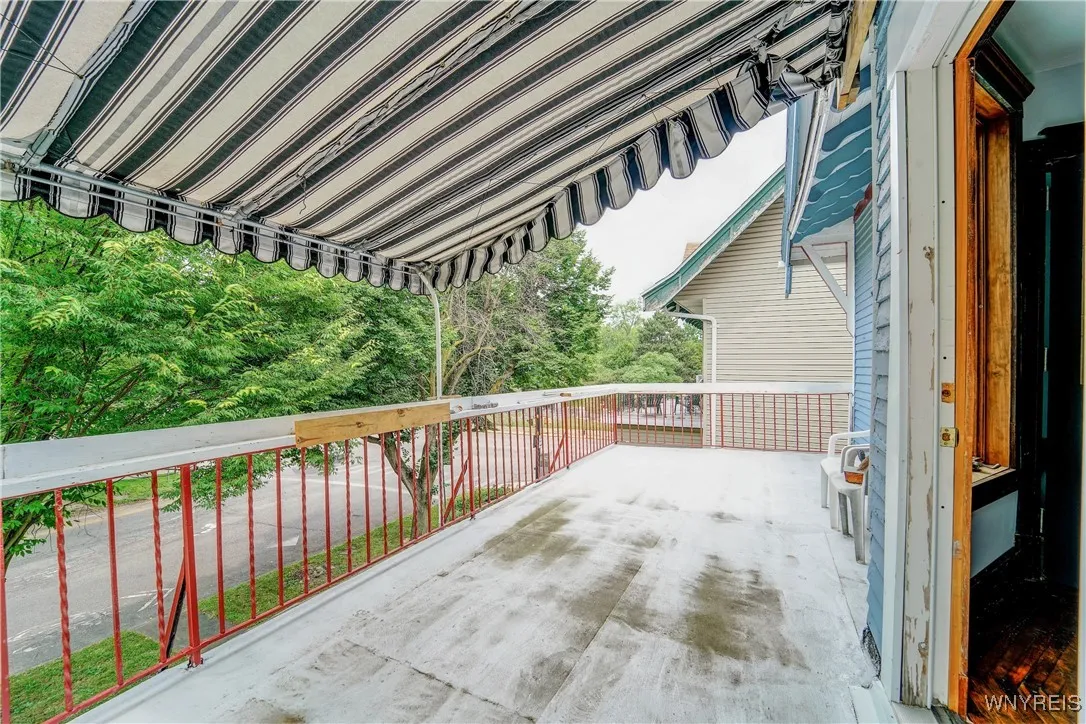725 Linwood Avenue, Buffalo, New York 14209, Buffalo, New York 14209, 4 Bedrooms Bedrooms, ,3 BathroomsBathrooms,Residential,For Sale,725 Linwood Avenue, Buffalo, New York 14209,B1622525