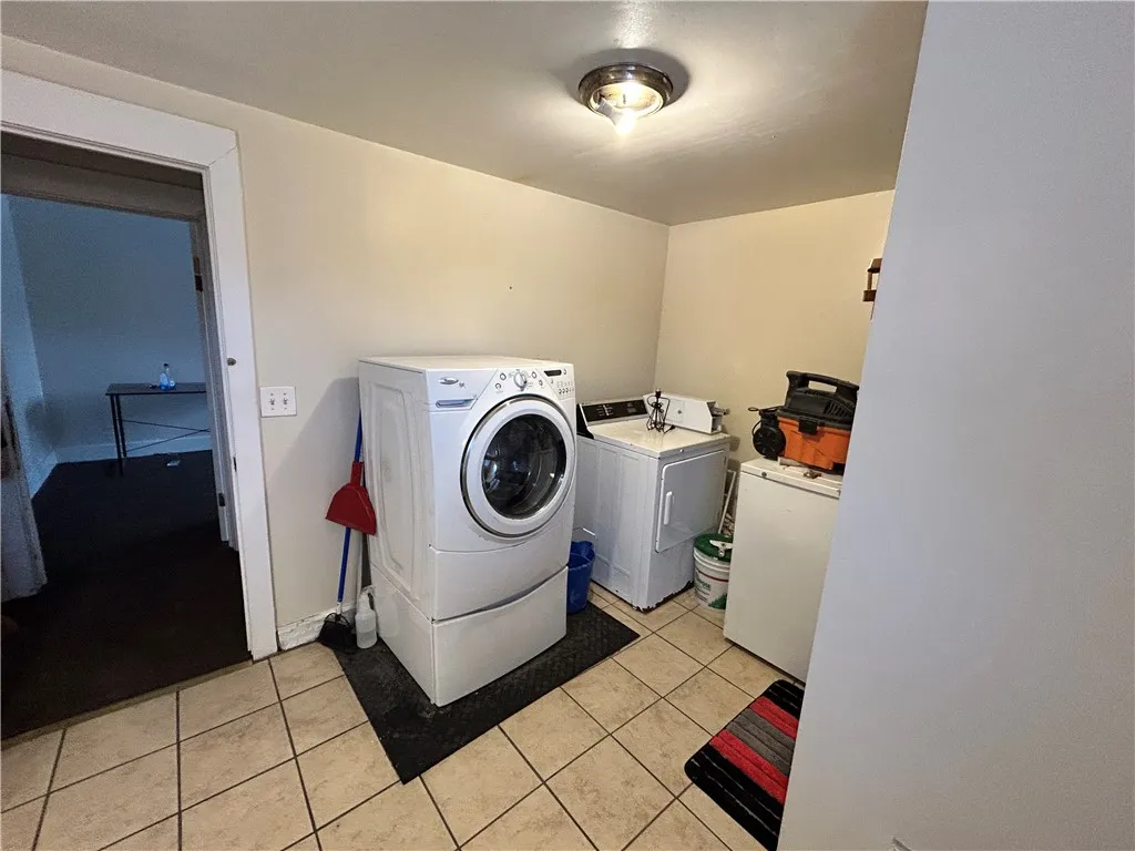727 Dewey Avenue, Rochester, New York 14613, Rochester, New York 14613, 6 Bedrooms Bedrooms, 8 Rooms Rooms,3 BathroomsBathrooms,Residential,For Sale,727 Dewey Avenue, Rochester, New York 14613,R1622666