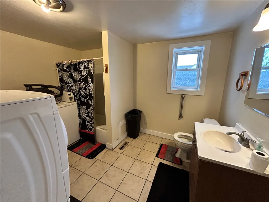 727 Dewey Avenue, Rochester, New York 14613, Rochester, New York 14613, 6 Bedrooms Bedrooms, 8 Rooms Rooms,3 BathroomsBathrooms,Residential,For Sale,727 Dewey Avenue, Rochester, New York 14613,R1622666