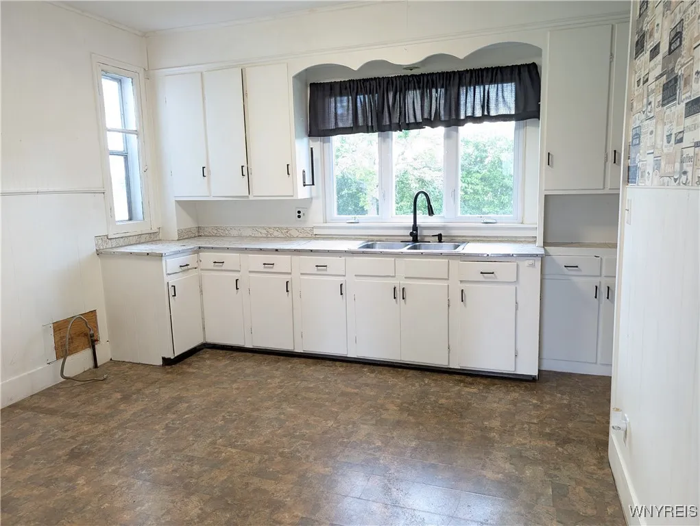 11131 Lakeshore Road, Yates, New York 14098, Yates, New York 14098, 3 Bedrooms Bedrooms, 6 Rooms Rooms,2 BathroomsBathrooms,Residential,For Sale,11131 Lakeshore Road, Yates, New York 14098,B1622645
