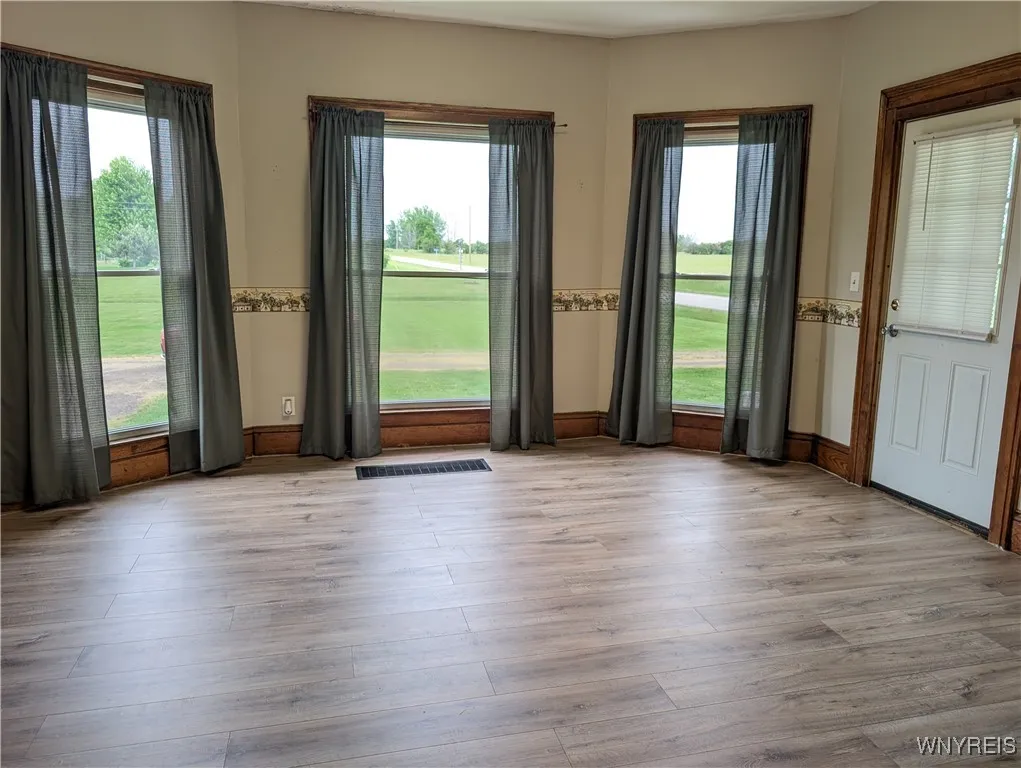 11131 Lakeshore Road, Yates, New York 14098, Yates, New York 14098, 3 Bedrooms Bedrooms, 6 Rooms Rooms,2 BathroomsBathrooms,Residential,For Sale,11131 Lakeshore Road, Yates, New York 14098,B1622645