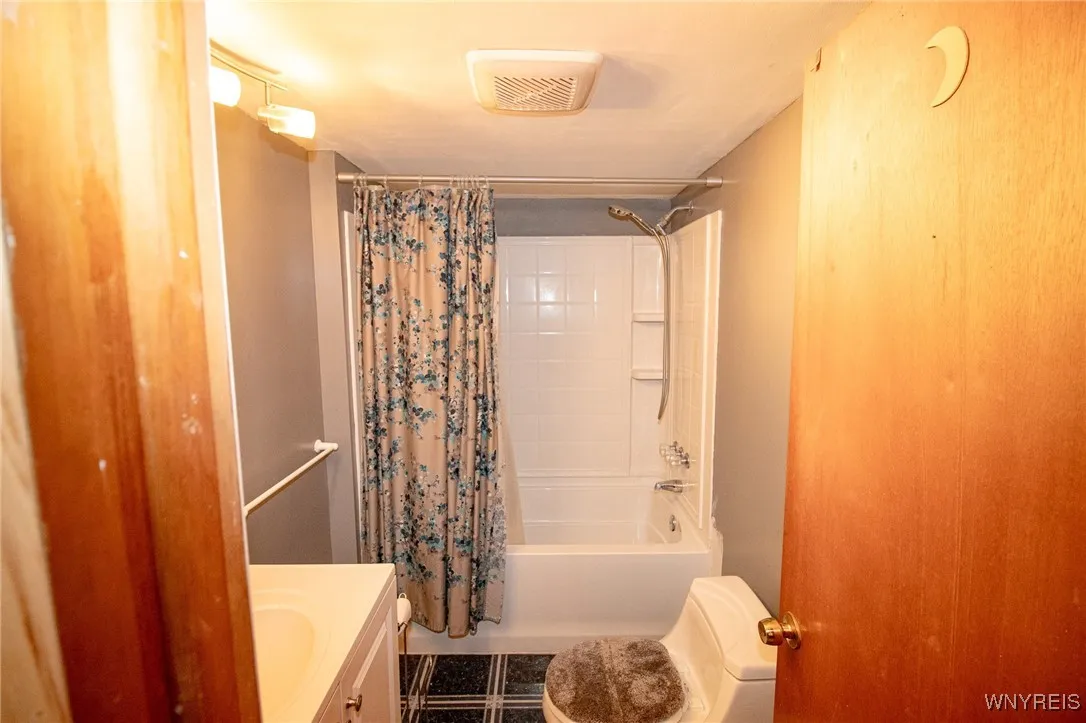 153 Peinkofer Drive, Cheektowaga, New York 14225, Cheektowaga, New York 14225, 4 Bedrooms Bedrooms, 7 Rooms Rooms,2 BathroomsBathrooms,Residential,For Sale,153 Peinkofer Drive, Cheektowaga, New York 14225,B1622222