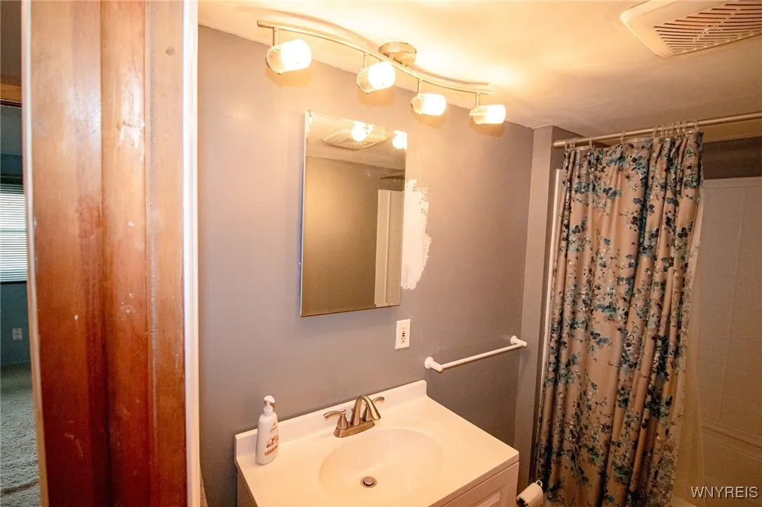 153 Peinkofer Drive, Cheektowaga, New York 14225, Cheektowaga, New York 14225, 4 Bedrooms Bedrooms, 7 Rooms Rooms,2 BathroomsBathrooms,Residential,For Sale,153 Peinkofer Drive, Cheektowaga, New York 14225,B1622222