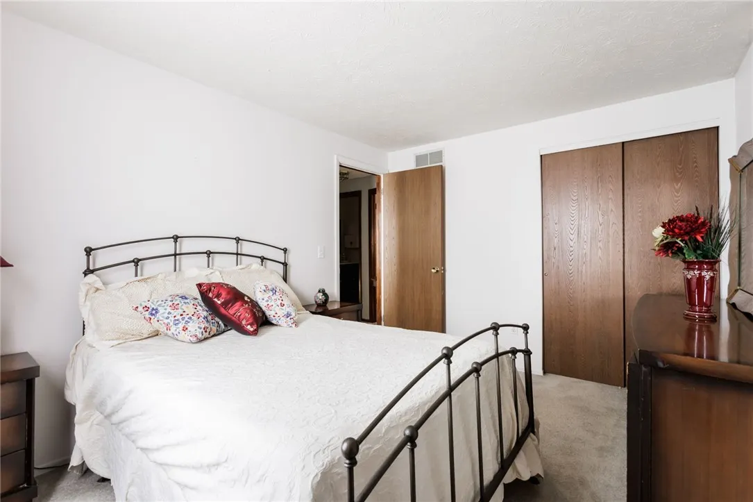 47 Bramblewood Lane West, Gates, New York 14624, Gates, New York 14624, 4 Bedrooms Bedrooms, 6 Rooms Rooms,2 BathroomsBathrooms,Residential,For Sale,47 Bramblewood Lane West, Gates, New York 14624,R1621971