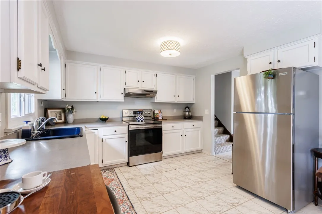 47 Bramblewood Lane West, Gates, New York 14624, Gates, New York 14624, 4 Bedrooms Bedrooms, 6 Rooms Rooms,2 BathroomsBathrooms,Residential,For Sale,47 Bramblewood Lane West, Gates, New York 14624,R1621971