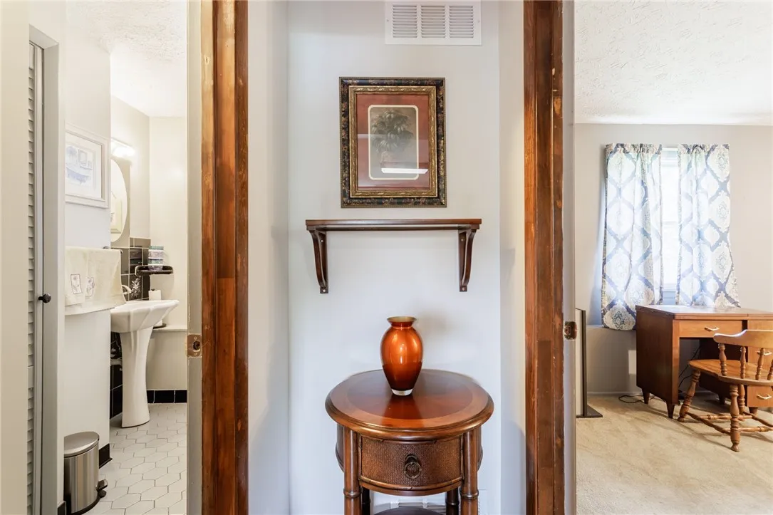 47 Bramblewood Lane West, Gates, New York 14624, Gates, New York 14624, 4 Bedrooms Bedrooms, 6 Rooms Rooms,2 BathroomsBathrooms,Residential,For Sale,47 Bramblewood Lane West, Gates, New York 14624,R1621971
