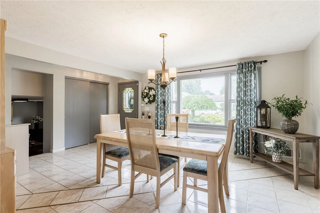 47 Bramblewood Lane West, Gates, New York 14624, Gates, New York 14624, 4 Bedrooms Bedrooms, 6 Rooms Rooms,2 BathroomsBathrooms,Residential,For Sale,47 Bramblewood Lane West, Gates, New York 14624,R1621971
