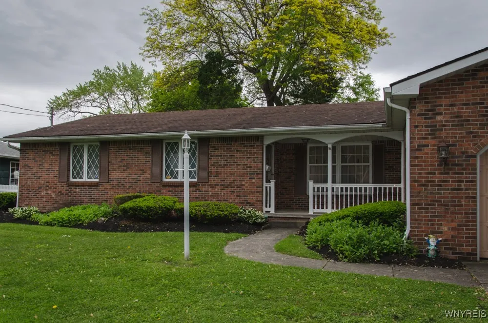 573 Locust Street, North Tonawanda, New York 14120, North Tonawanda, New York 14120, 3 Bedrooms Bedrooms, 7 Rooms Rooms,1 BathroomBathrooms,Residential,For Sale,573 Locust Street, North Tonawanda, New York 14120,B1622665