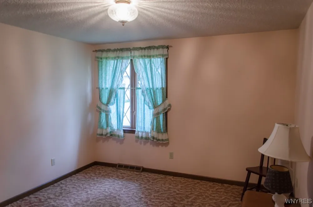 573 Locust Street, North Tonawanda, New York 14120, North Tonawanda, New York 14120, 3 Bedrooms Bedrooms, 7 Rooms Rooms,1 BathroomBathrooms,Residential,For Sale,573 Locust Street, North Tonawanda, New York 14120,B1622665