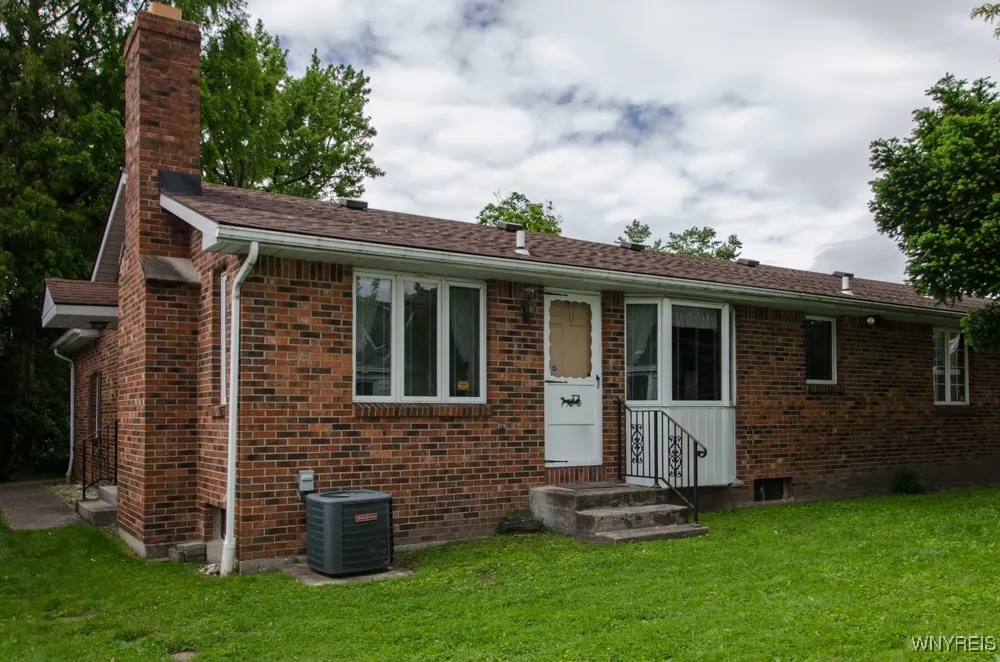 573 Locust Street, North Tonawanda, New York 14120, North Tonawanda, New York 14120, 3 Bedrooms Bedrooms, 7 Rooms Rooms,1 BathroomBathrooms,Residential,For Sale,573 Locust Street, North Tonawanda, New York 14120,B1622665